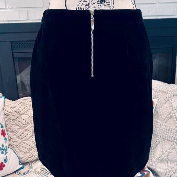 Lucy Paris RARE Floral Embroidered Velour Boho Mini Skirt - Picture 4 of 6